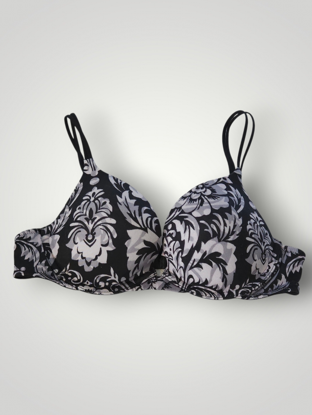 Victoria's Secret Very Sexy Push-Up Bra 34B Black Baroque Damask Print Underwire